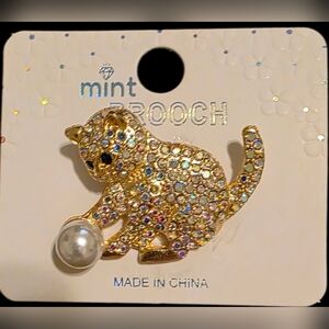 Goldtone Cat Brooch W/Iridescent Rhinestones